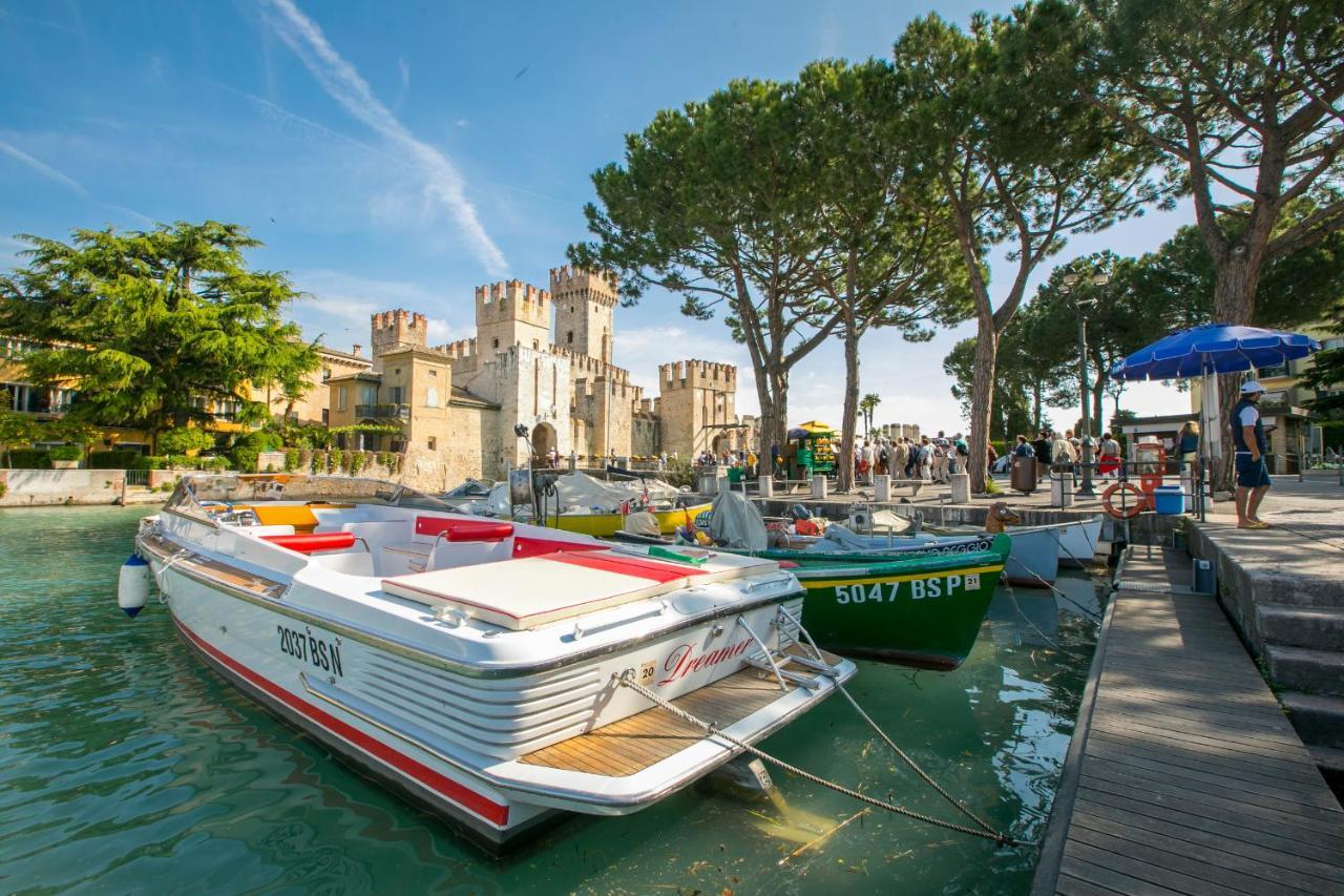 Villa Fiorita Apartments - Happy Rentals Sirmione Dış mekan fotoğraf