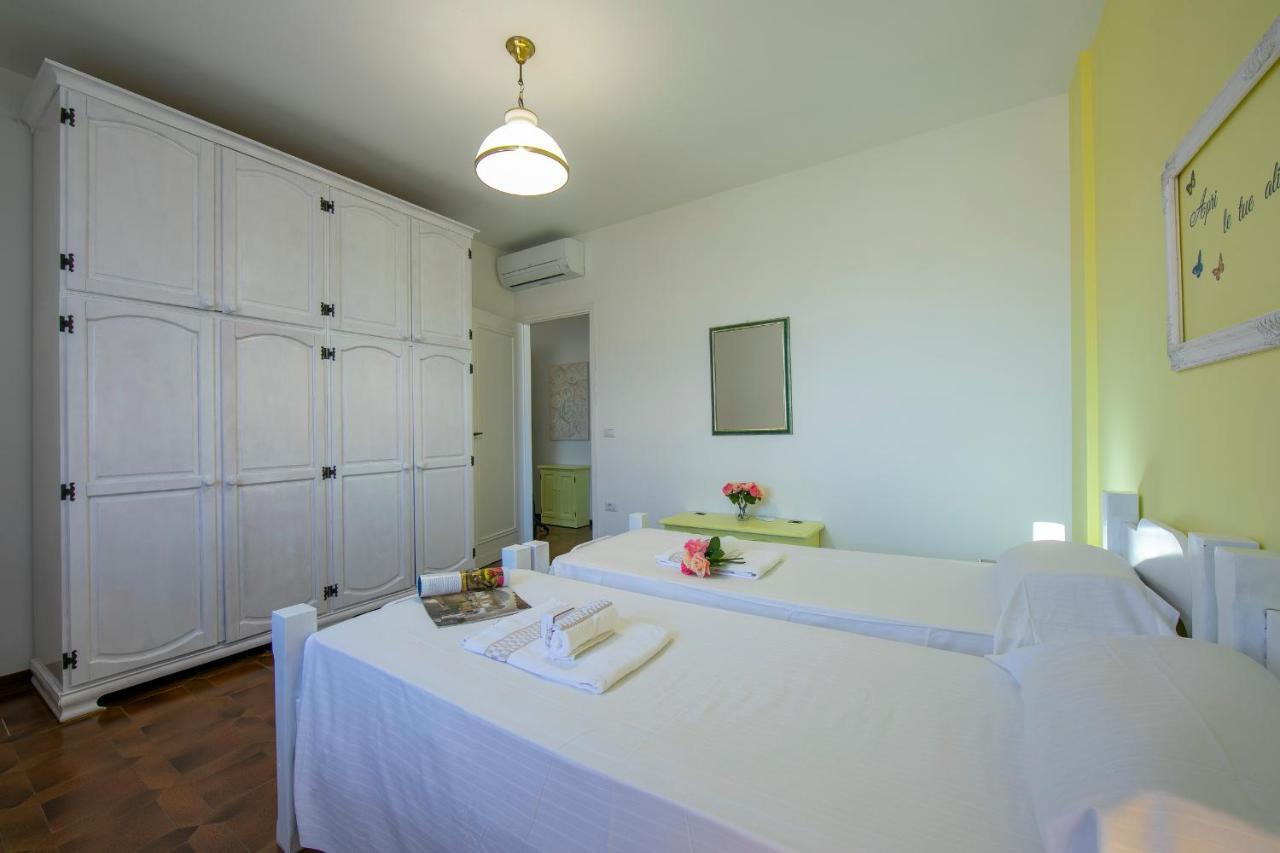 Villa Fiorita Apartments - Happy Rentals Sirmione Dış mekan fotoğraf