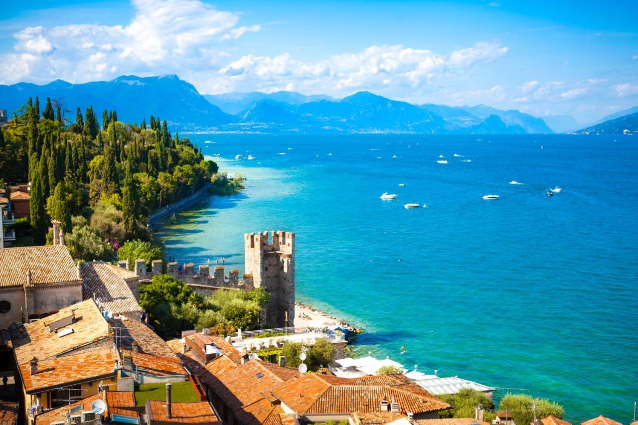 Villa Fiorita Apartments - Happy Rentals Sirmione Dış mekan fotoğraf