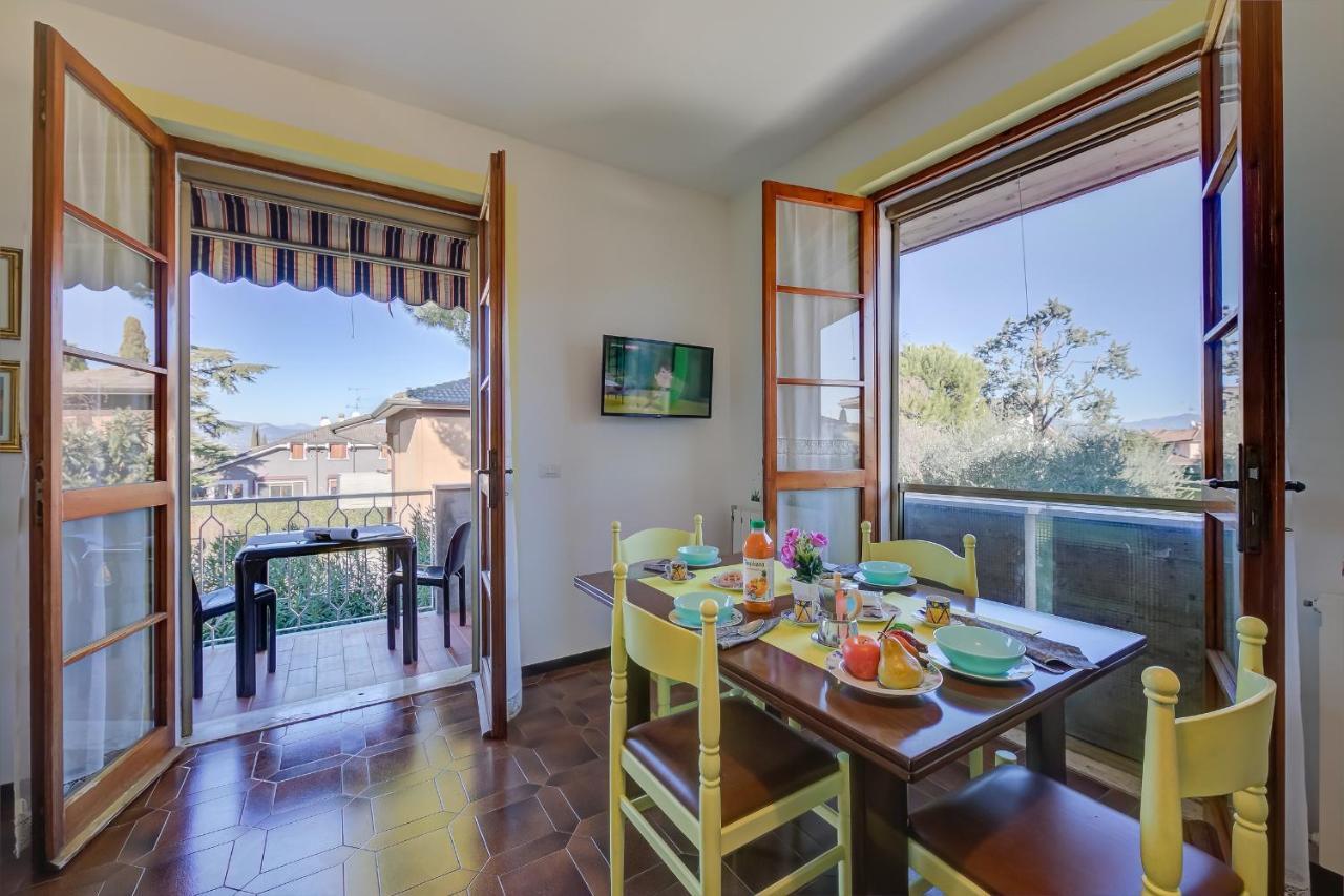 Villa Fiorita Apartments - Happy Rentals Sirmione Dış mekan fotoğraf