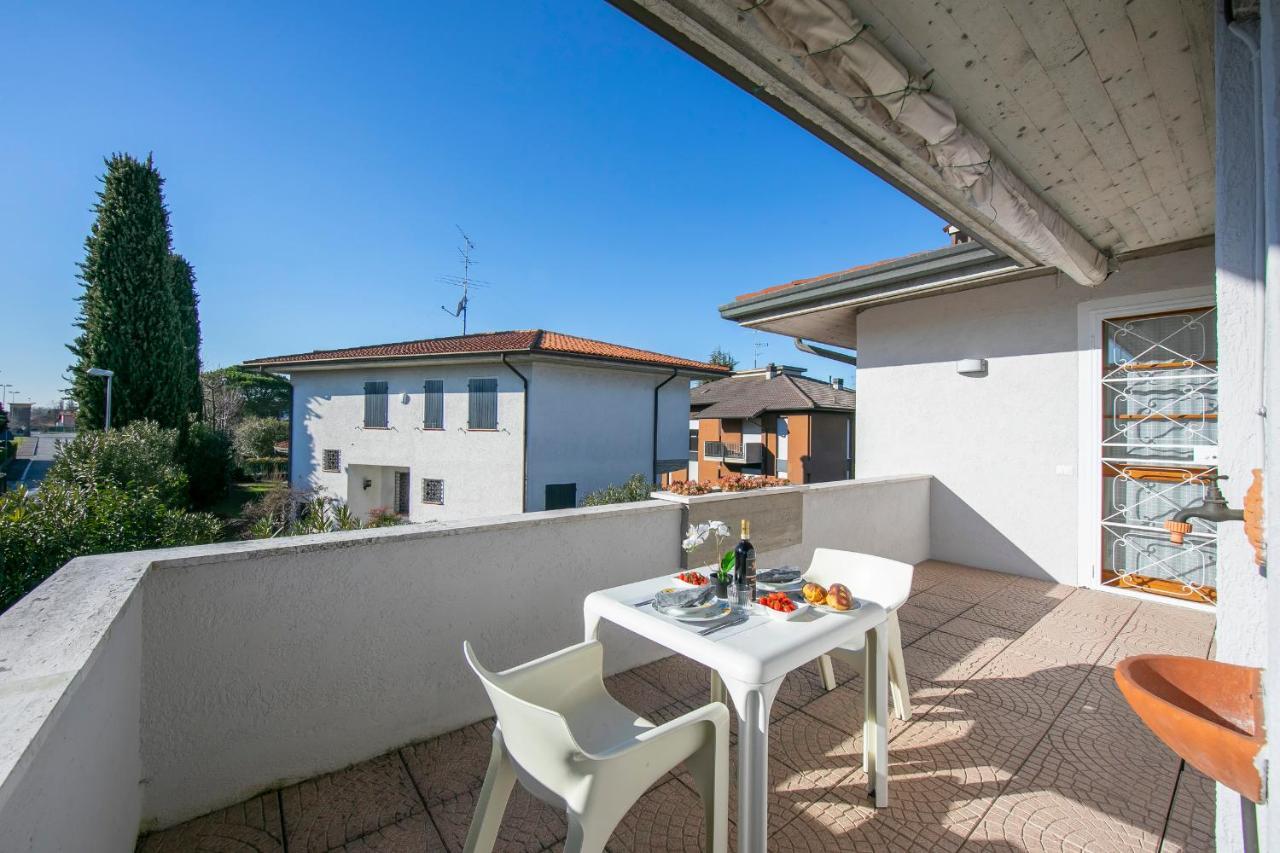 Villa Fiorita Apartments - Happy Rentals Sirmione Dış mekan fotoğraf