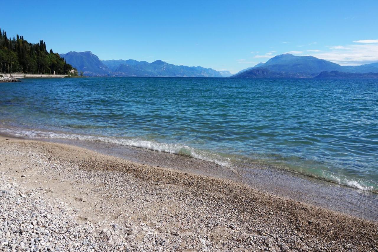 Villa Fiorita Apartments - Happy Rentals Sirmione Dış mekan fotoğraf