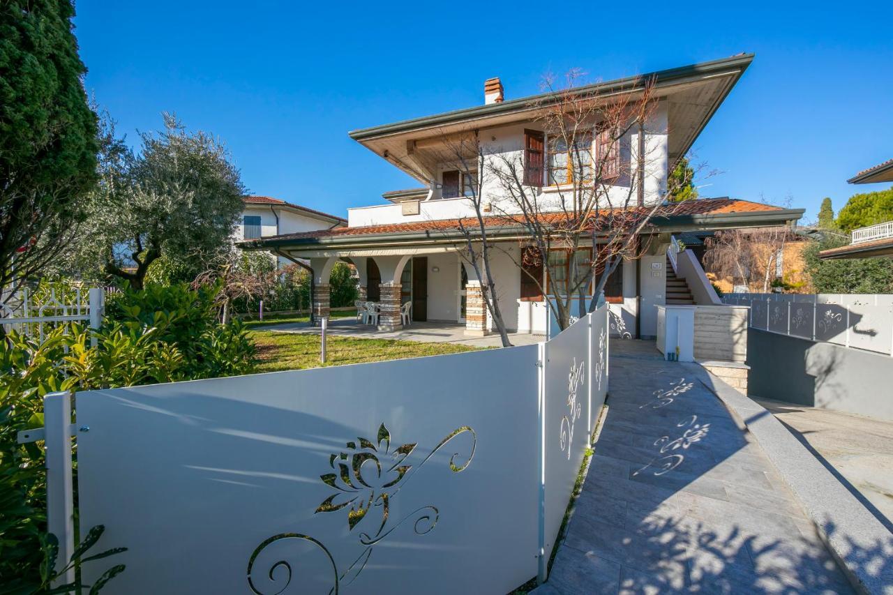 Villa Fiorita Apartments - Happy Rentals Sirmione Dış mekan fotoğraf