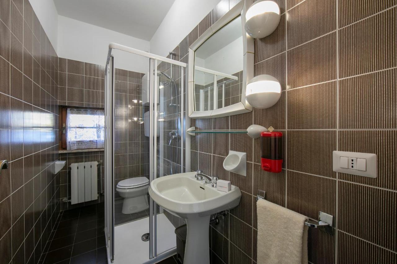 Villa Fiorita Apartments - Happy Rentals Sirmione Dış mekan fotoğraf