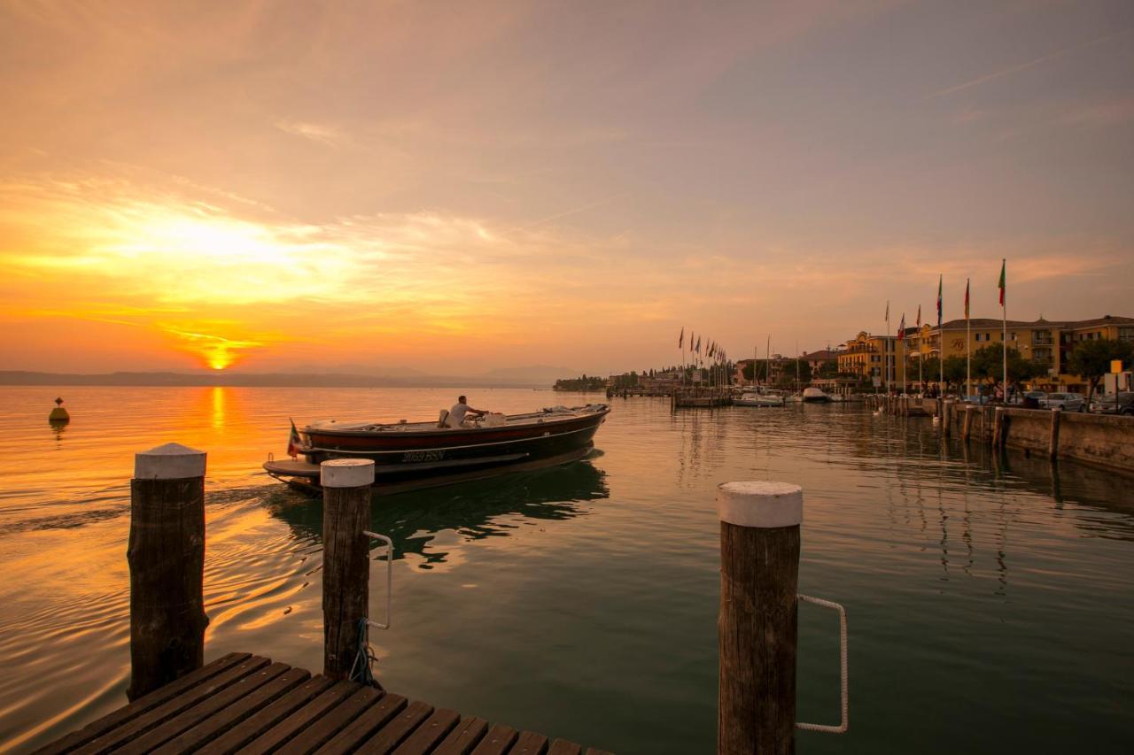 Villa Fiorita Apartments - Happy Rentals Sirmione Dış mekan fotoğraf
