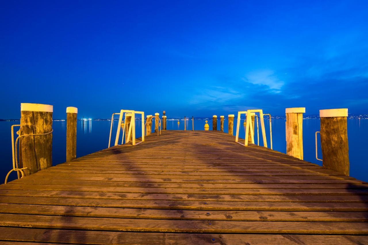 Villa Fiorita Apartments - Happy Rentals Sirmione Dış mekan fotoğraf